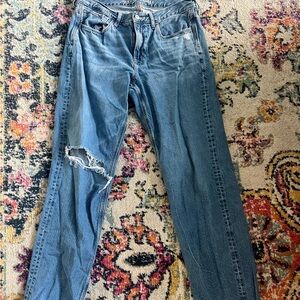 American Eagle Ripped Mom Jeans size 8
